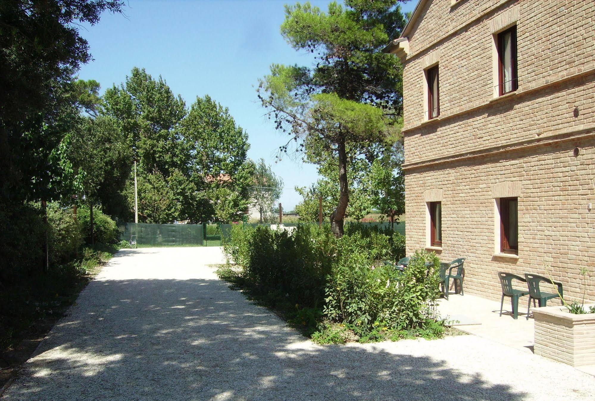 Гостьовий будинок Agriturismo La Fonte Di San Girio Потенца-Пічена Екстер'єр фото