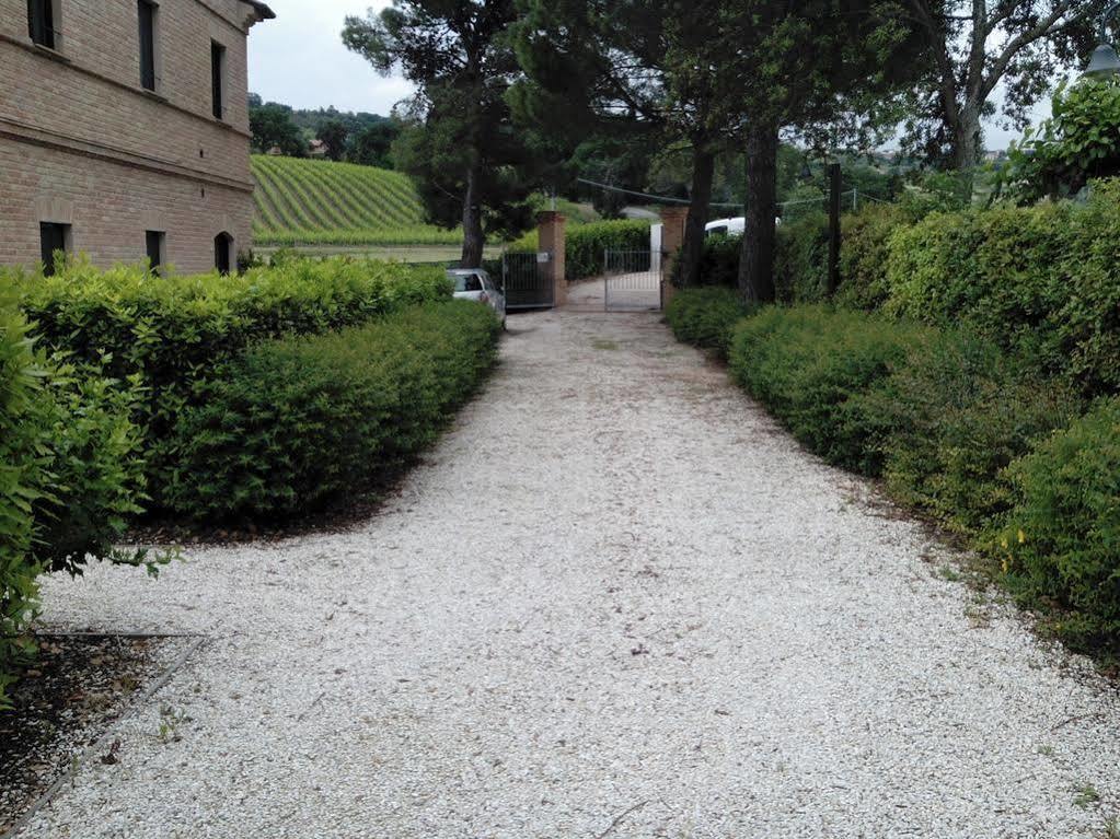 Гостьовий будинок Agriturismo La Fonte Di San Girio Потенца-Пічена Екстер'єр фото