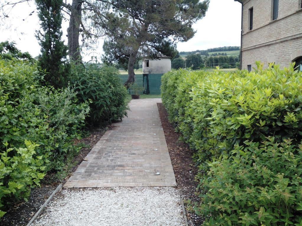 Гостьовий будинок Agriturismo La Fonte Di San Girio Потенца-Пічена Екстер'єр фото